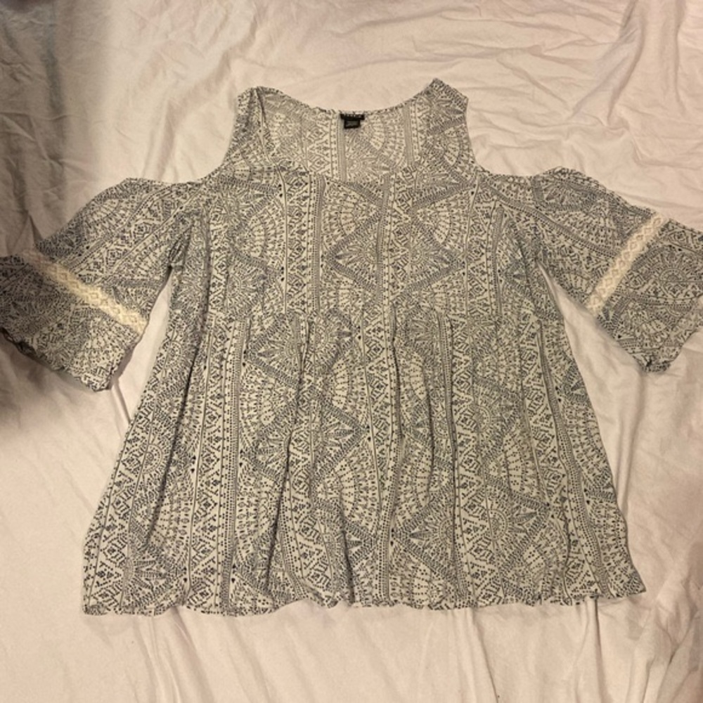 Torrid blue/white cold shoulder blouse